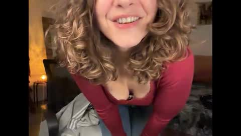 Leah Sparkles online show from December 2, 2025, 5:08 pm