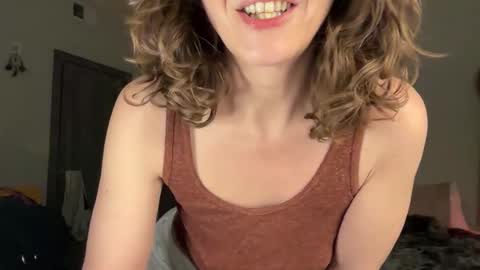 Leah Sparkles online show from May 9, 2026, 4:50 am