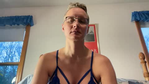 Lee online show from April 24, 2026, 11:18 pm