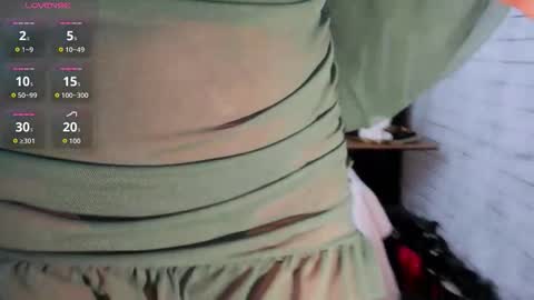 Snapshot of leajoyce chatting on November 3, 2025, 10:10 pm LeaJoyce online show from November 3, 2025, 10:10 pm