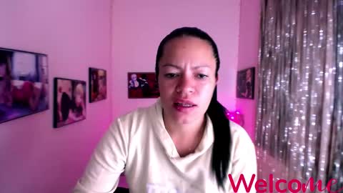 Snapshot of leandra_sex chatting on December 6, 2024, 12:27 pm Leandra online show from December 6, 2024, 12:27 pm