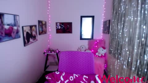 Snapshot of leandra_sex chatting on February 13, 2025, 3:24 pm Leandra online show from February 13, 2025, 3:24 pm