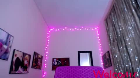 Snapshot of leandra_sex chatting on February 19, 2025, 3:27 pm Leandra online show from February 19, 2025, 3:27 pm