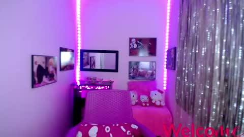 Snapshot of leandra_sex chatting on March 7, 2025, 6:00 pm Leandra online show from March 7, 2025, 6:00 pm