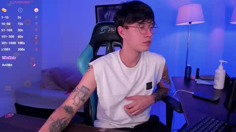 leaneseb online show from December 2, 2025, 8:26 pm