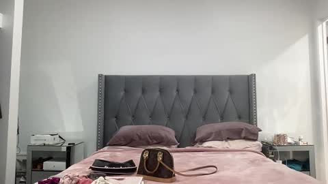 Leanna online show from February 11, 2025, 7:12 am