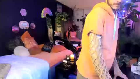 Snapshot of leatherdude69 chatting on October 11, 2025, 1:05 am leatherdude69 online show from October 11, 2025, 1:05 am