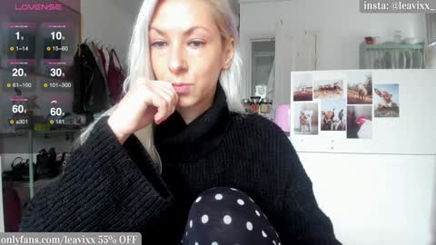 Snapshot of leavixx chatting on December 12, 2024, 11:07 am LeaVixx online show from December 12, 2024, 11:07 am