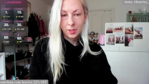 Snapshot of leavixx chatting on December 18, 2024, 10:08 am LeaVixx online show from December 18, 2024, 10:08 am