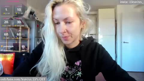 Snapshot of leavixx chatting on October 25, 2025, 2:02 pm LeaVixx online show from October 25, 2025, 2:02 pm