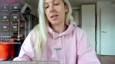 Snapshot of leavixx chatting on October 31, 2025, 10:16 am LeaVixx online show from October 31, 2025, 10:16 am