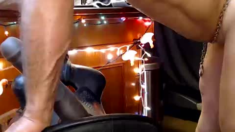 Lee Cox online show from October 12, 2025, 1:59 am