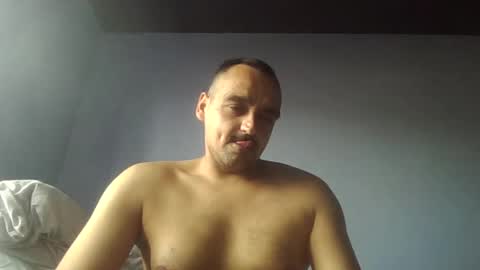 leemo2021 online show from March 1, 2025, 9:40 am