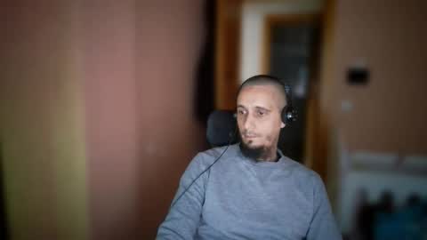 lefrenchiies online show from November 23, 2025, 4:40 pm