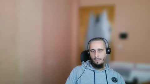 lefrenchiies online show from January 13, 2026, 10:09 am