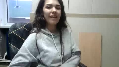 Liya online show from April 13, 2026, 3:17 pm