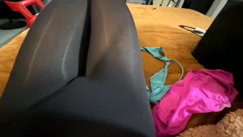 leggingslover7 online show from December 4, 2024, 12:41 am