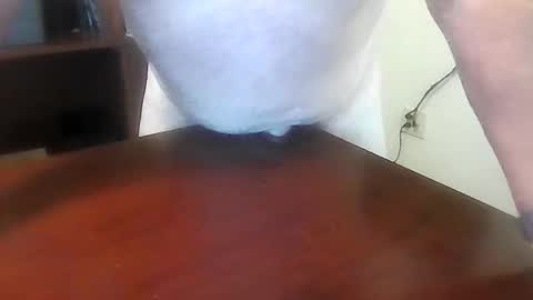 leglvr123 online show from April 28, 2026, 4:56 pm