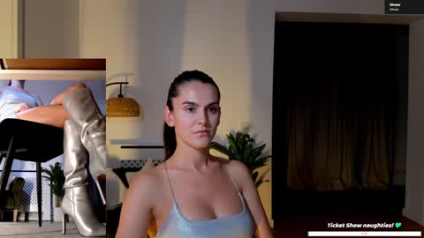 Snapshot of legswattitude chatting on October 25, 2025, 3:40 pm Elle online show from October 25, 2025, 3:40 pm