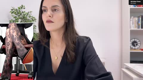 Snapshot of legswattitude chatting on November 11, 2025, 3:23 pm Elle online show from November 11, 2025, 3:23 pm