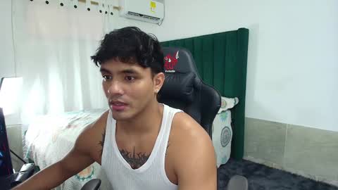 Snapshot of lei_77 chatting on October 1, 2025, 7:09 pm Lei online show from October 1, 2025, 7:09 pm