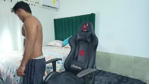 Snapshot of lei_77 chatting on October 6, 2025, 7:33 pm Lei online show from October 6, 2025, 7:33 pm