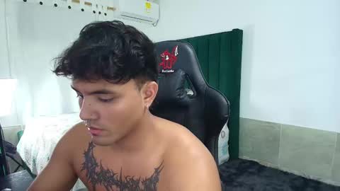 Snapshot of lei_77 chatting on October 10, 2025, 9:14 pm Lei online show from October 10, 2025, 9:14 pm