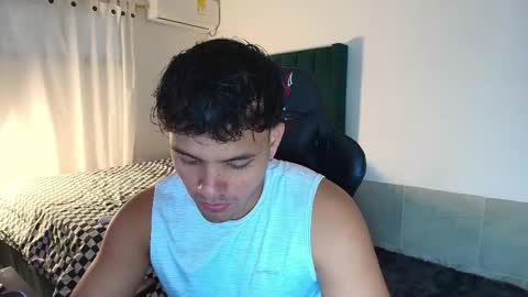 Snapshot of lei_77 chatting on October 18, 2025, 8:09 pm Lei online show from October 18, 2025, 8:09 pm