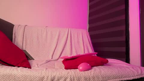 Snapshot of leiaah__ chatting on April 7, 2026, 11:26 pm Leah online show from April 7, 2026, 11:26 pm