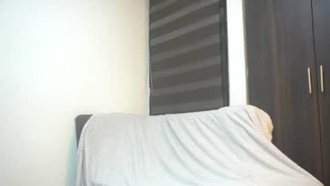Leah online show from June 25, 2026, 12:10 am