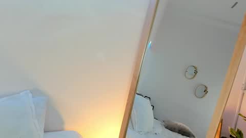 Leidy Cooper online show from November 9, 2025, 4:33 am