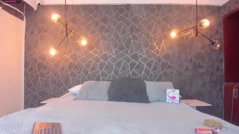 LEIGH ANGELS online show from November 17, 2025, 10:04 pm