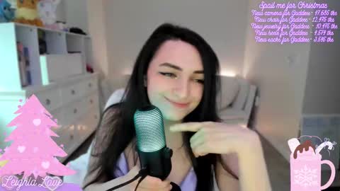 Leighla online show from December 15, 2025, 6:56 pm