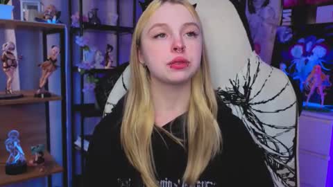 Leila online show from December 5, 2025, 4:14 pm