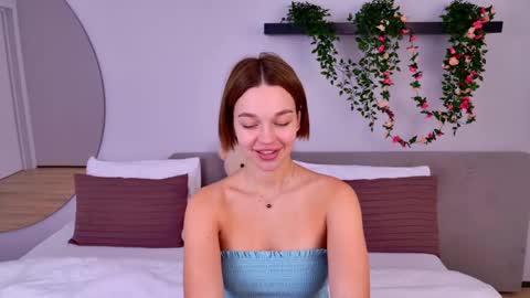 LeilaLawson online show from February 12, 2025, 7:44 am