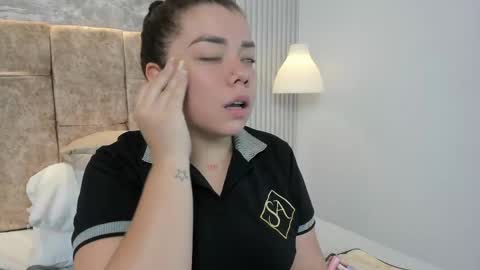 Snapshot of leilapons chatting on October 5, 2025, 4:27 pm leilapons online show from October 5, 2025, 4:27 pm