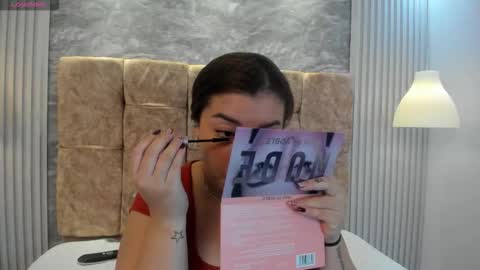 Snapshot of leilapons chatting on November 16, 2025, 4:34 pm leilapons online show from November 16, 2025, 4:34 pm