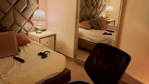 Snapshot of leizathompson chatting on February 20, 2026, 10:10 pm Leizathompson online show from February 20, 2026, 10:10 pm