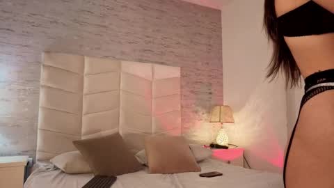 Snapshot of leizathompson chatting on February 25, 2026, 5:11 pm Leizathompson online show from February 25, 2026, 5:11 pm