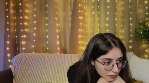 Luna online show from October 6, 2025, 1:08 pm