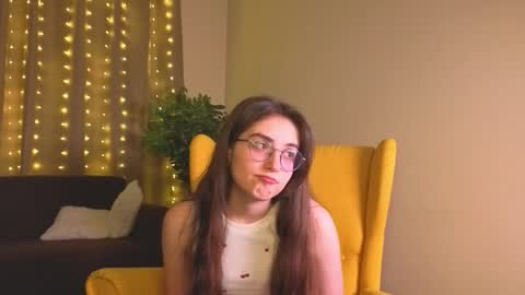 Luna online show from October 23, 2025, 7:12 pm