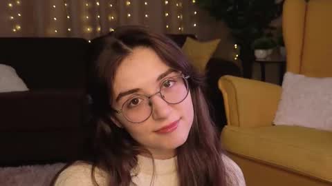 Luna online show from November 10, 2025, 1:10 pm