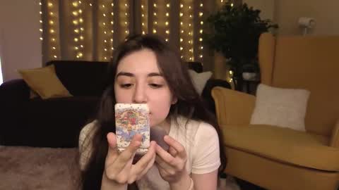 Luna online show from November 11, 2025, 6:08 pm