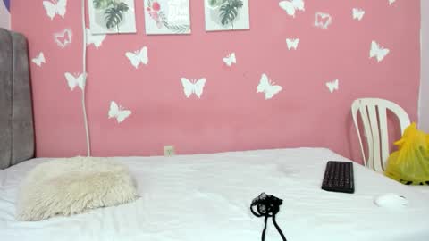 lelany_evans online show from December 16, 2025, 6:13 pm