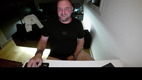 Ange online show from October 4, 2025, 1:47 am