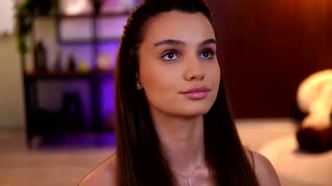 Lena Laurent online show from June 27, 2026, 12:22 pm