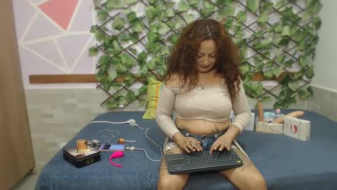 lena_lawson online show from February 5, 2025, 5:09 am