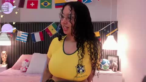 Snapshot of lena_ricci chatting on June 16, 2026, 3:31 am Lena online show from June 16, 2026, 3:31 am