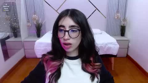 Lena online show from October 7, 2025, 8:17 pm