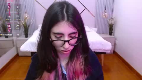 Lena online show from November 13, 2025, 1:43 pm